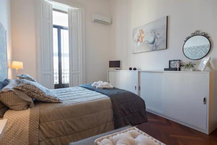 Vesuvius Suite - Elegante Appartamento In Centro Napels Buitenkant foto